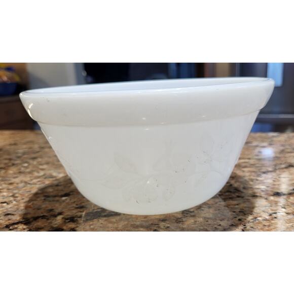 Federal Apple Blossom Small Nesting Mixing Bowl White Milk Glass - Picture 5 of 13